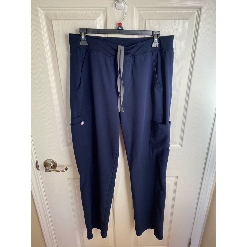 Men’s navy blue figs axim scrub pant size M